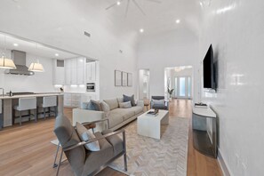 TV, fireplace, table tennis - Private Heated Pool, Single-Level Home, Golf Cart (Inlet Beach)