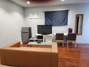 Interior - Private suite with its own entrance (Garden Grove)