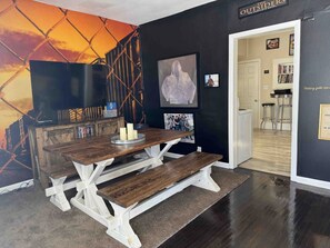 Dining - The Outsiders-Greaser Hideout-Across from Outsiders House Museum (Tulsa)