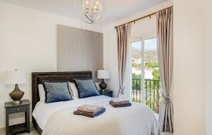 5 chambres, fer et planche à repasser, Wi-Fi gratuit, draps fournis