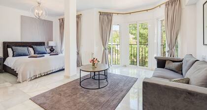 Indulge in Luxury at Casa La Imaroga: Your Home Away From Home