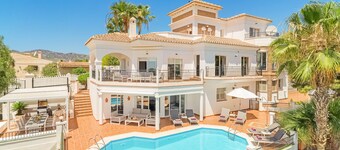 Indulge in Luxury at Casa La Imaroga: Your Home Away From Home