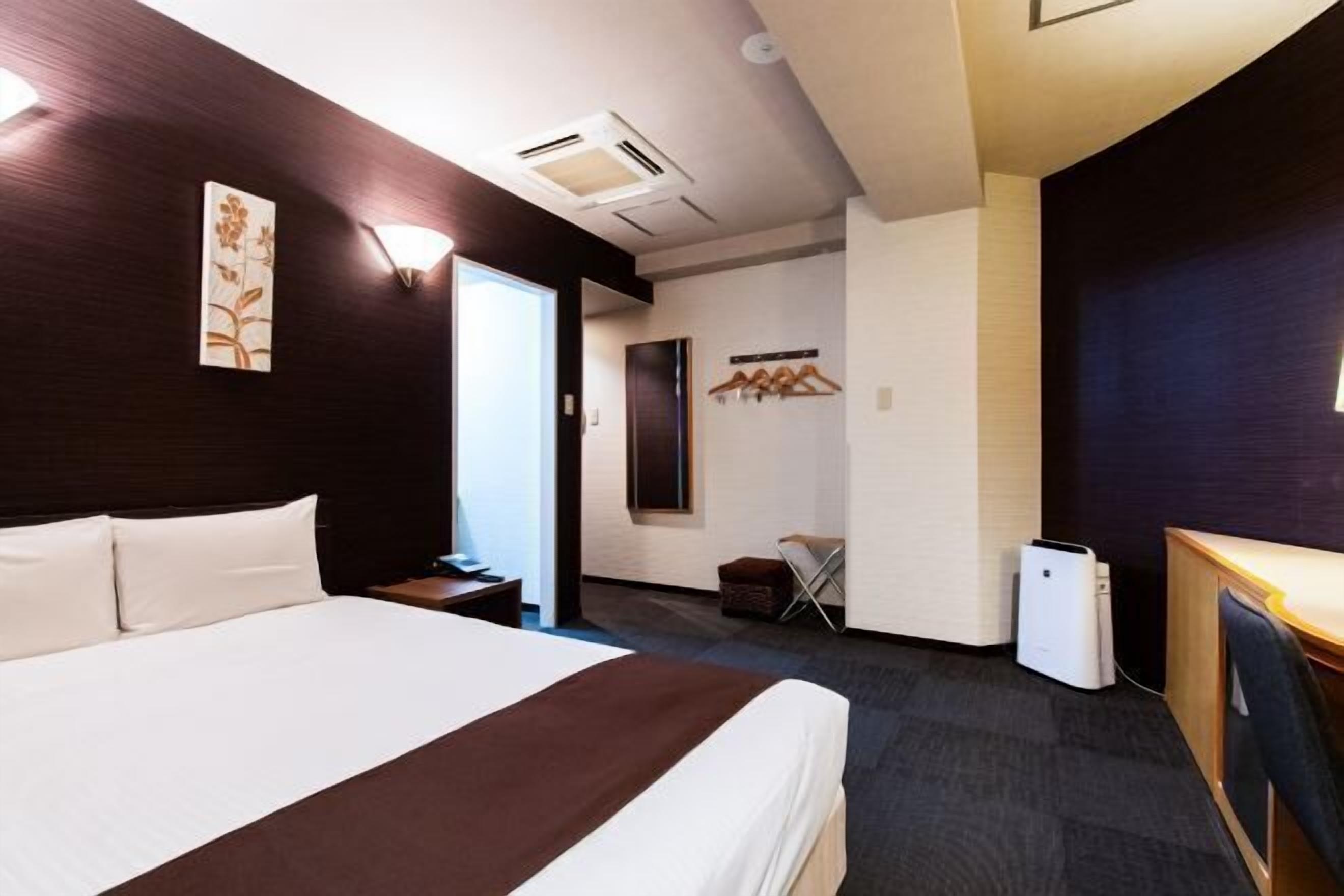 免费 WiFi、床单