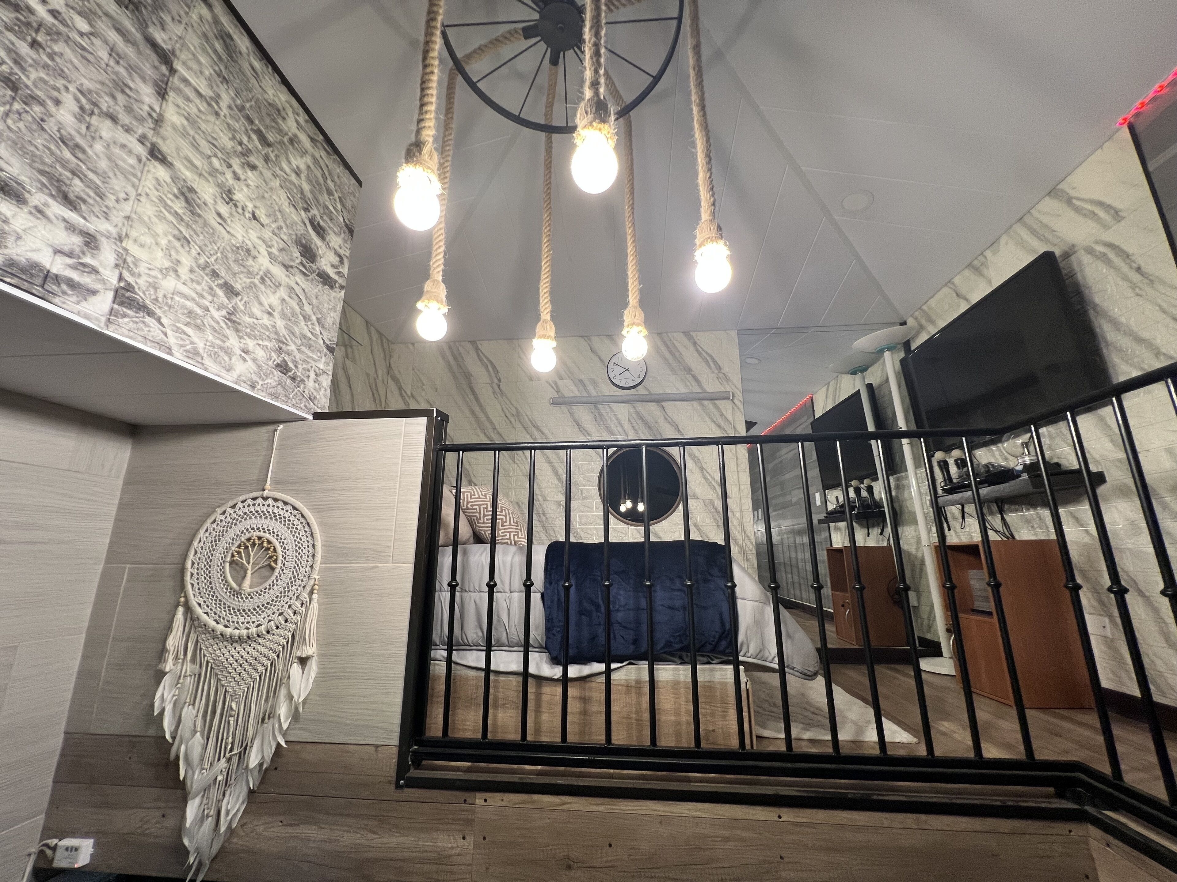 1 bedroom, premium bedding, free WiFi, bed sheets