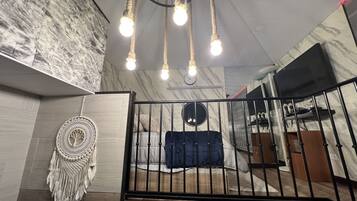 1 bedroom, premium bedding, free WiFi, bed sheets