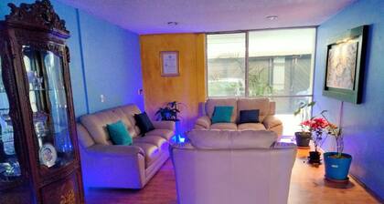 Excelente Casa en Zona Privada, Seguridad, Cerca del Club America y Centros Come