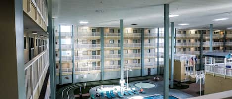 Innenpool, Außenpool