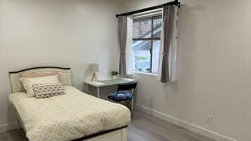 4 bedrooms, WiFi, bed sheets