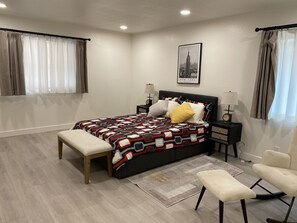 4 bedrooms, WiFi, bed sheets