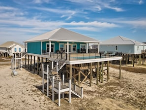Exterior - Tides Inn | Private Pool. Nightly stays in summer (Dauphin Island)