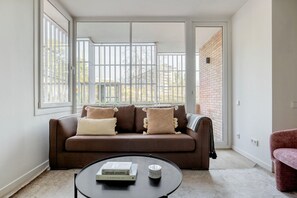 Télévision, chaîne hi-fi