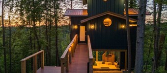 Private Lux Getaway/Hot-Tub/Net Loft - Birdhouse