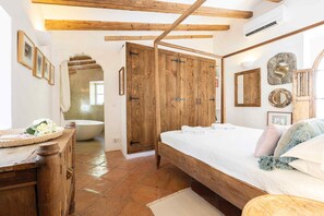 4 Schlafzimmer, Bügeleisen/Bügelbrett, Reisekinderbett, WLAN