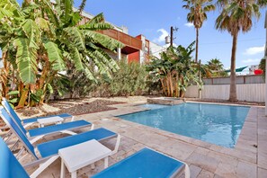 屋外プール、温水プール