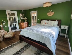 4 slaapkamers, een bureau, een strijkplank/strijkijzer, gratis wifi