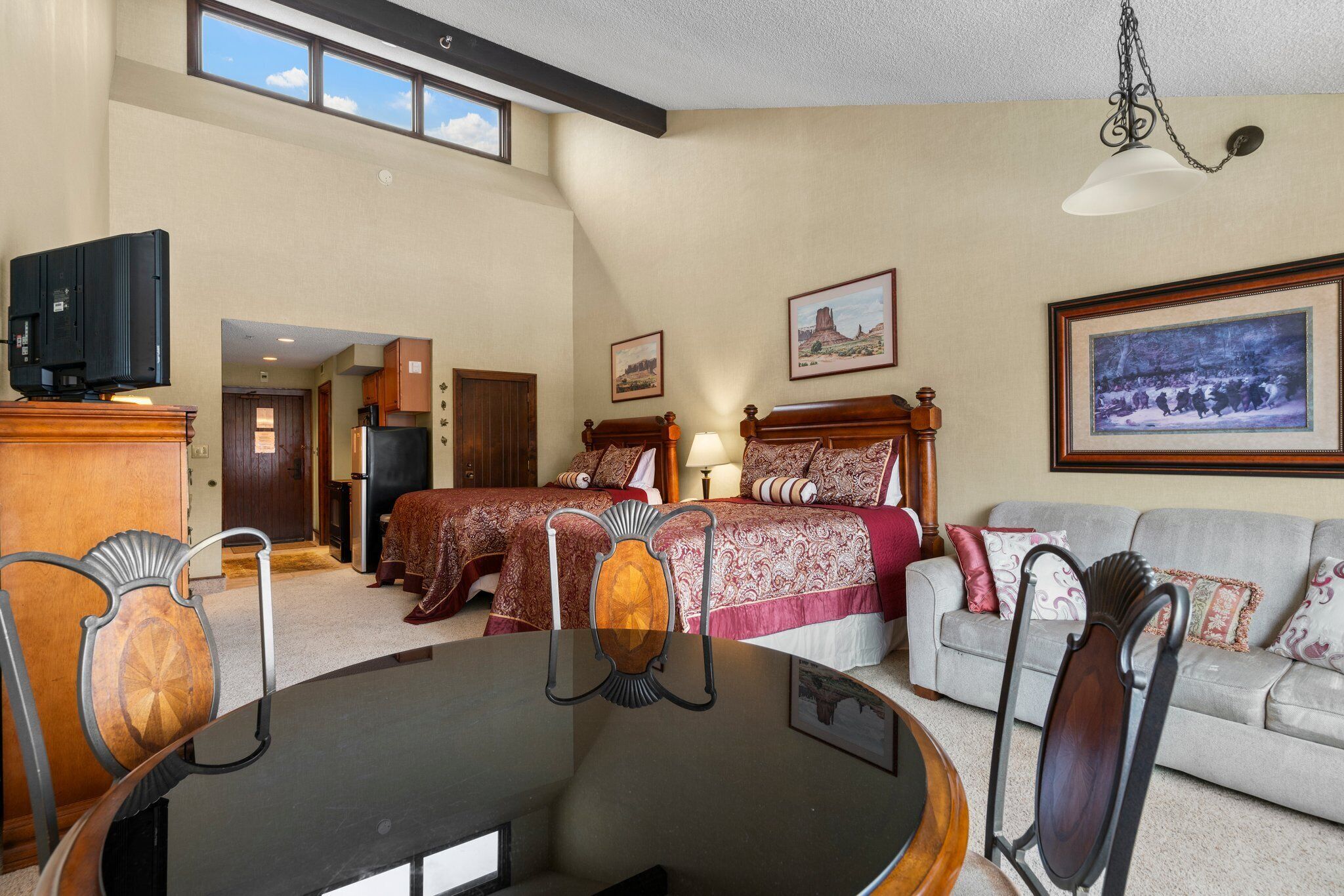 Incredible Views, A/C, Golf Privileges at Tamarron Resort!