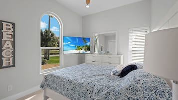 3 habitaciones, tabla de planchar con plancha, wifi y ropa de cama