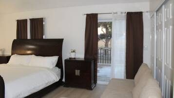 4 habitaciones, escritorio, wifi y ropa de cama