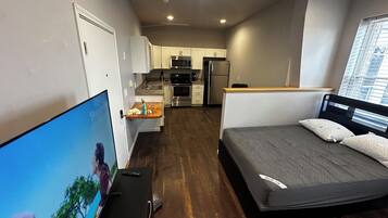 1 chambre, fer et planche Ă repasser, Wi-Fi, draps fournis