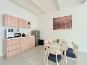 冷蔵庫、電子レンジ