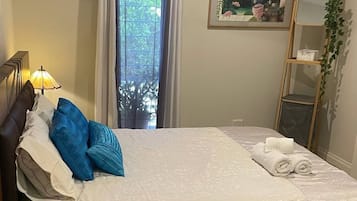 1 bedroom, desk, travel cot, WiFi
