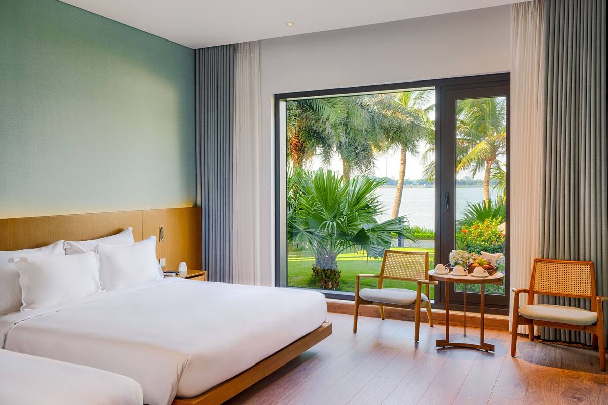 ห้องทริปเปิล, วิวทะเลสาบ | ผ้าม่านกันแสง, ห้องเก็บเสียง, เตารีด/โต๊ะรีดผ้า, Wi-Fi ฟรี