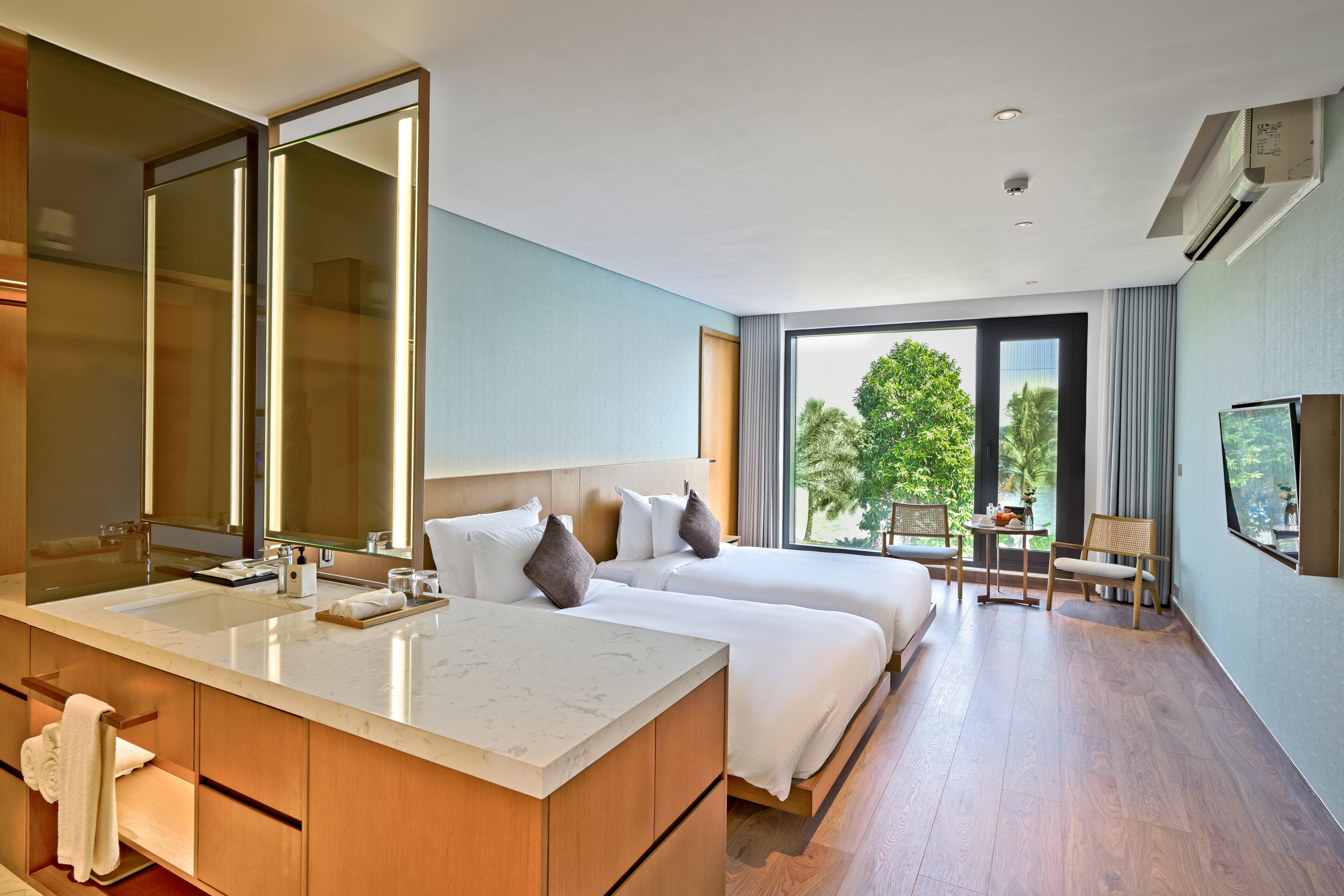 Blackout drapes, soundproofing, iron/ironing board, free WiFi