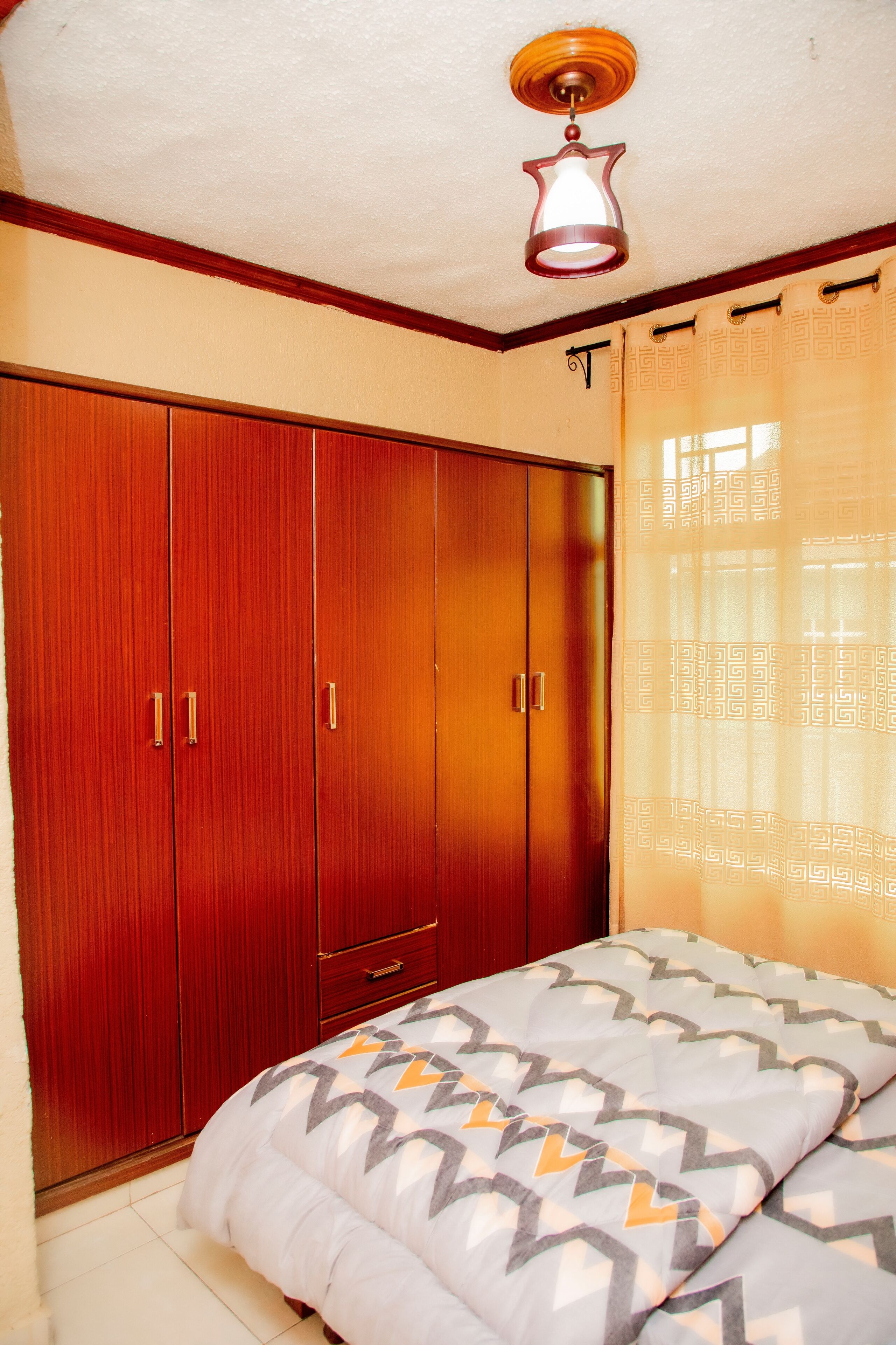 4 chambres, fer et planche à repasser, Wi-Fi, draps fournis