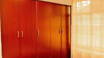 4 chambres, fer et planche Ă repasser, Wi-Fi, draps fournis