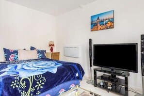 1 sovrum, strykjärn/strykbräda, wi-fi och sängkläder