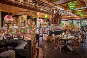 Bar (en el alojamiento)