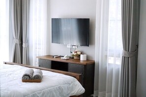 3 Bedroom Garden Villa (Khun Snook) | 3 bedrooms, desk, free WiFi - Castello Di Mare (Cha-am)