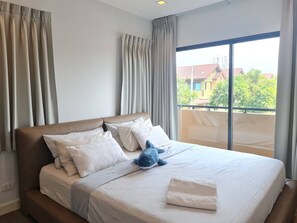 Three-Bedroom Garden View (Khun Oh) | 3 bedrooms, desk, free WiFi - Castello Di Mare (Cha-am)