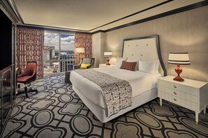 1 bedroom, desk, iron/ironing board, travel crib - Two Queen Room at a 4⭐️ Hotel (Las Vegas)