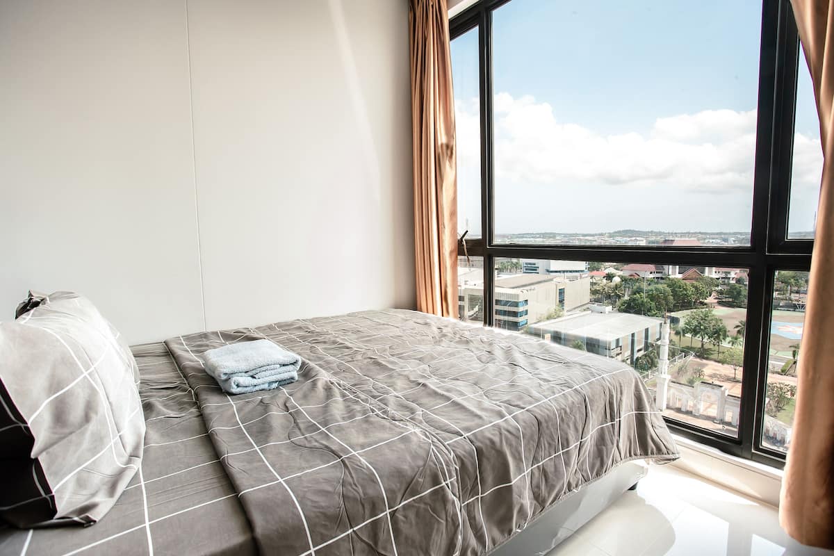 Executive Apartment, 2 Bedrooms, Non Smoking, City View | 2 bedrooms, premium bedding, individually decorated