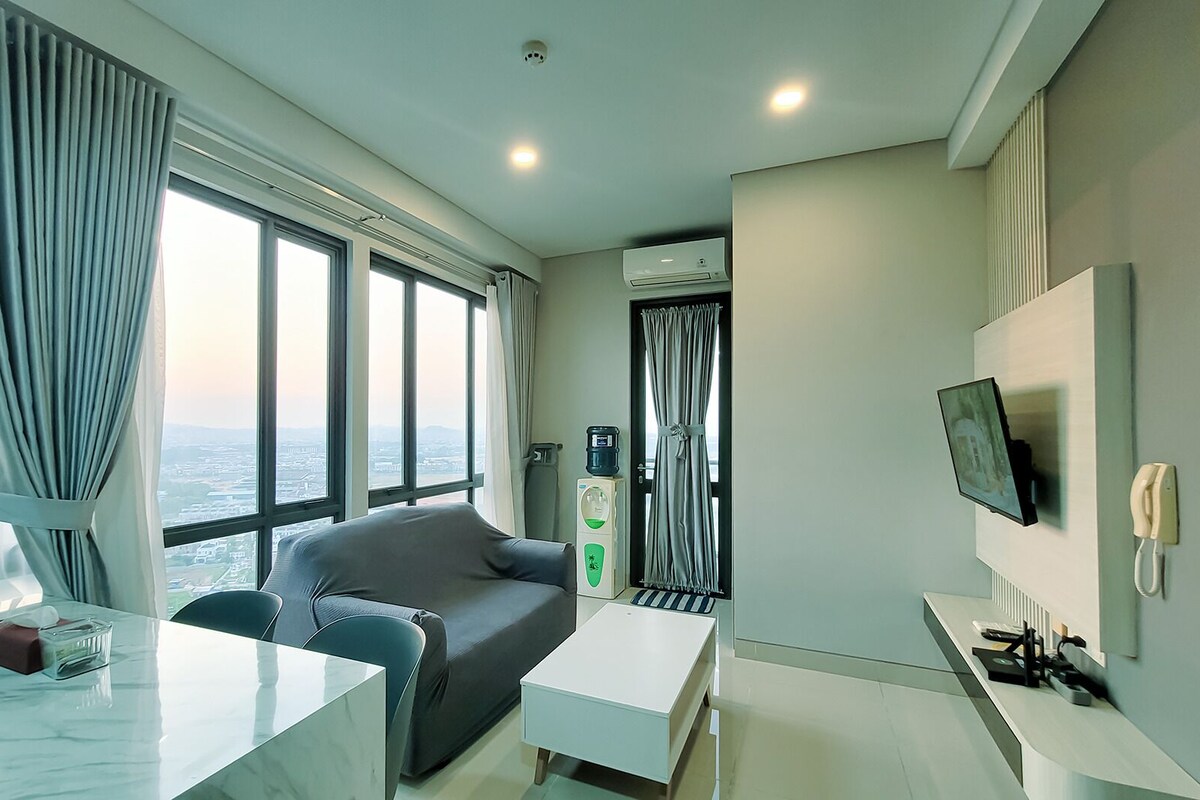 Deluxe Apartment, Non Smoking, Sea View | Living area