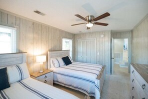 4 chambres, bureau, Wi-Fi, draps fournis