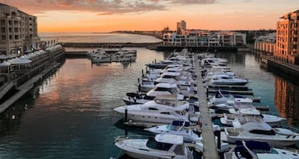 The Loft Glenelg, Cosy-oasis beachside
Entire home, Private fenced backyard