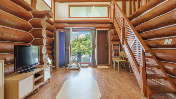 Habitación básica, 2 habitaciones (C301) | 1 habitación y wifi gratis 