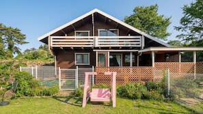 Basic Room, 2 Bedrooms (Badang — 1 Dog Free (Yard/BBQ)) - Jeju Dangdangi Dog Pension Black (Jeju City)