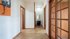 Basic Room, 2 Bedrooms (Halla — 1 Dog Free (Yard/BBQ)) | 1 bedroom, free WiFi - Jeju Dangdangi Dog Pension Black (Jeju City)