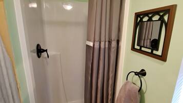 Dusche, Handtücher, Seife, Shampoo