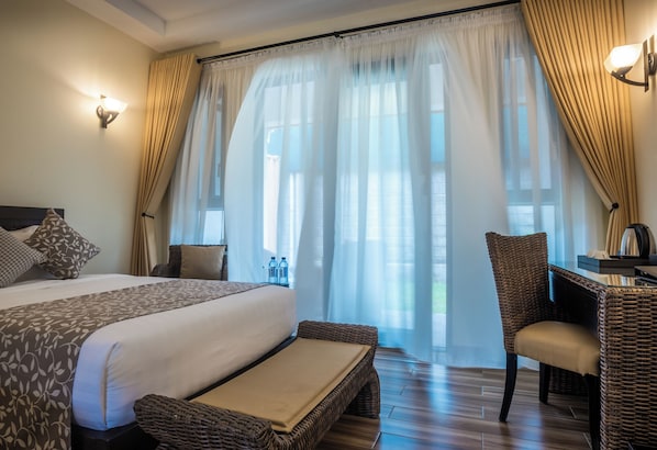 Executive Double Room, 1 Double Bed | Desk, laptop workspace, free WiFi, wheelchair access