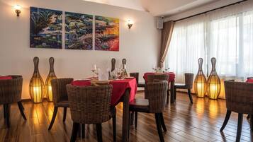 Free daily English breakfast