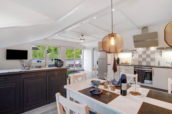 Frigorífic, microones, forn i placa de cuina