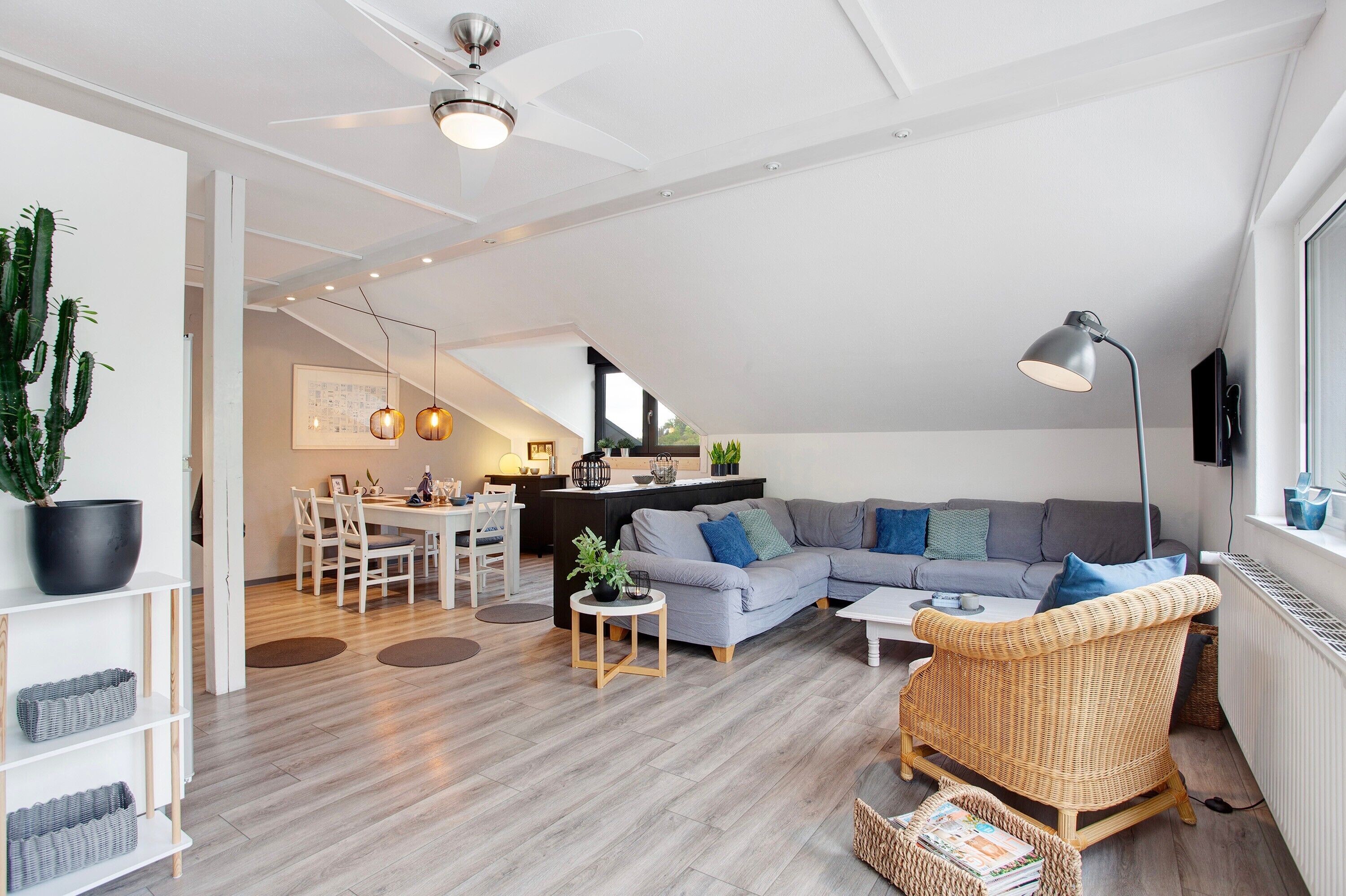 Apartment 'Ferienwohnung Pöttner' With Balcony And Wi-fi - Warburg