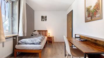 3 bedrooms, free WiFi, bed sheets