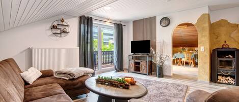 TV, fireplace, DVD player, stereo