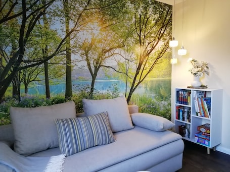 Interior. Apartment 'Am Froschteich' with Private Terrace, Shared Garden and Wi-Fi