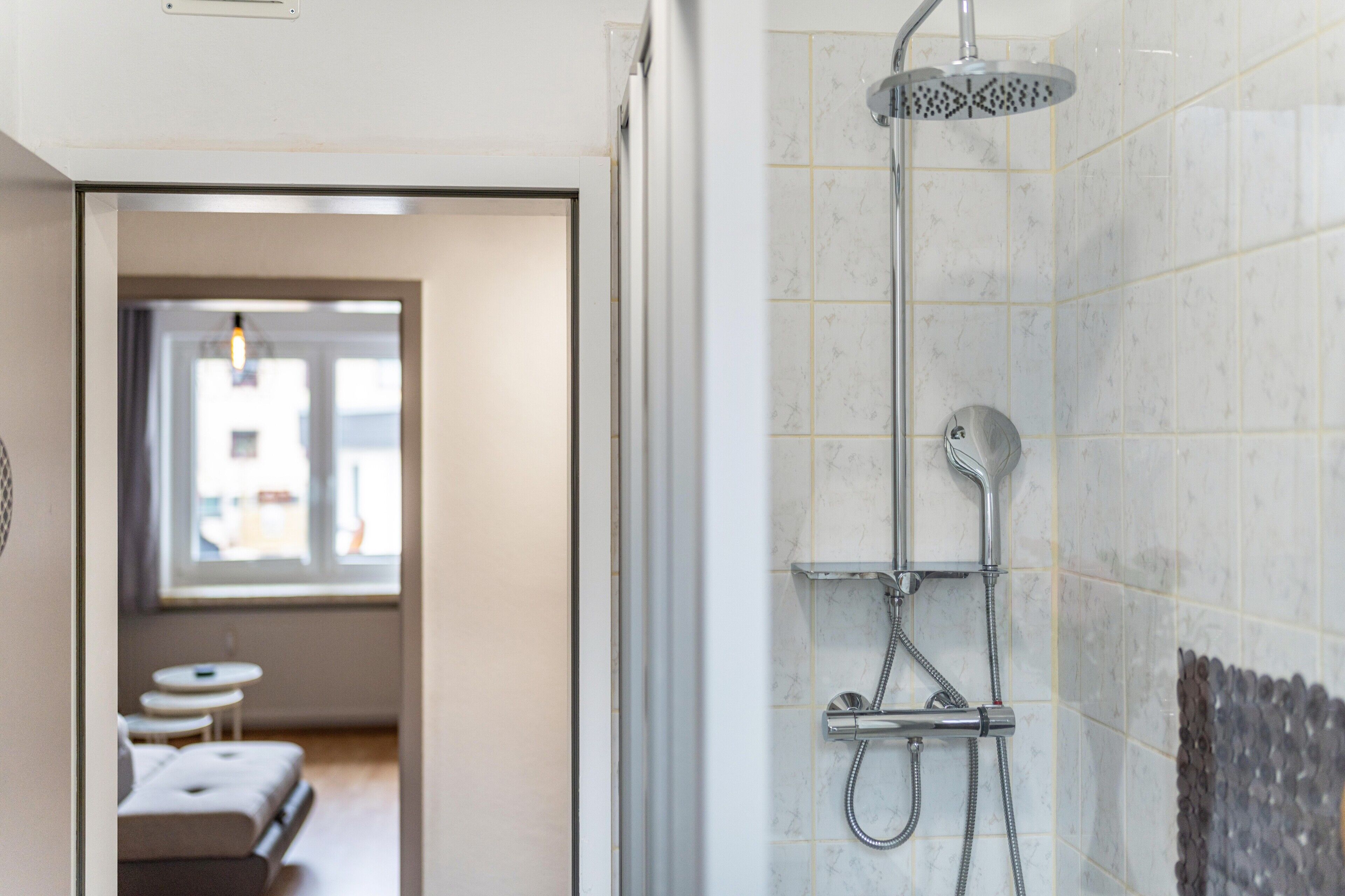 Bruser, hårtørrer, håndklæder